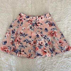 Fun floral never worn skater skirt. Size small